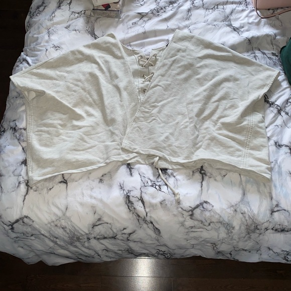 Steve Madden wrap with tie details - Picture 4 of 4